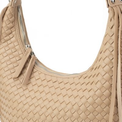 Keep drinks cool on the go with smart carry gear Keep drinks cool on the go with smart carry gear