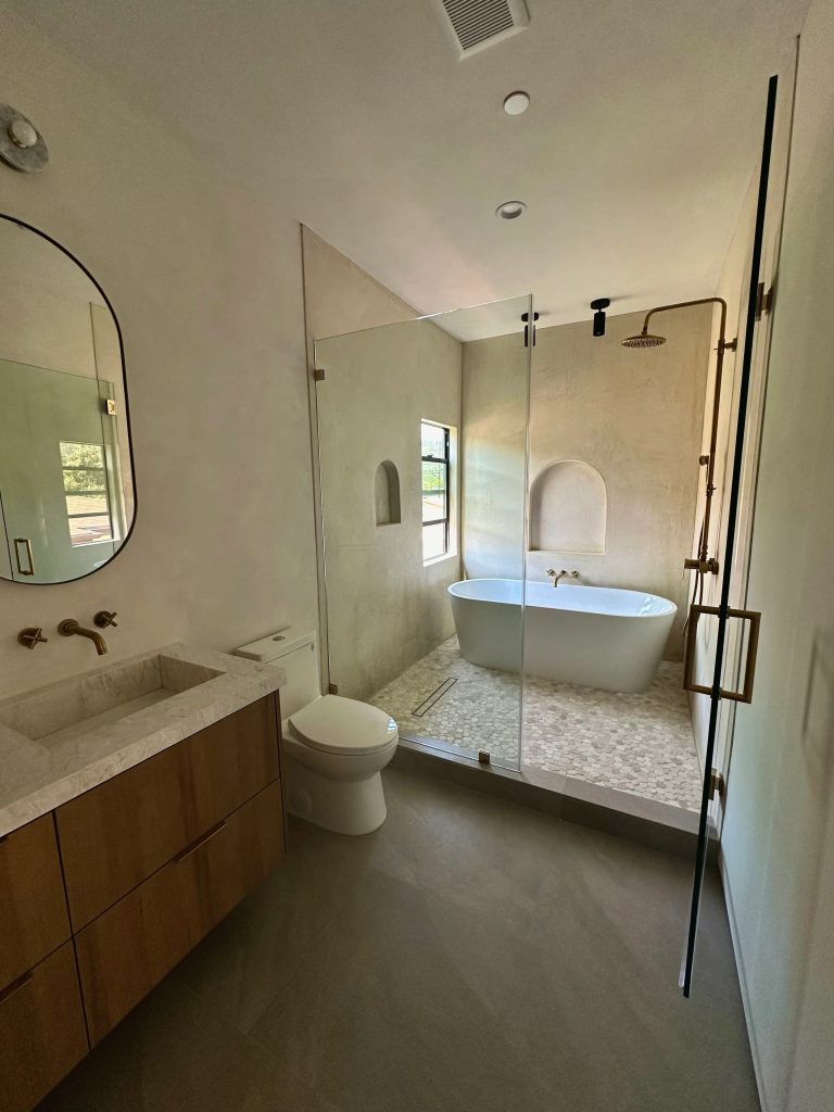 Luxed Walls: The Real Touch of Plaster in Los Angeles