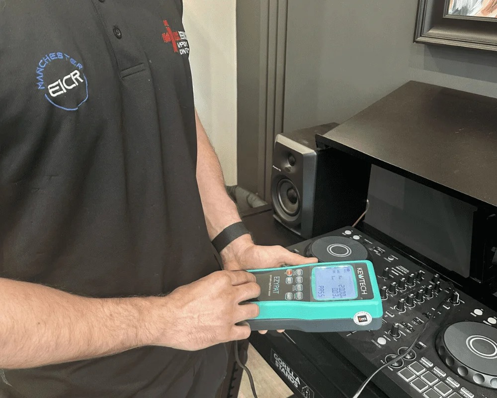 Emergency lighting checks that keep Manchester safe and compliant Emergency lighting checks that keep Manchester safe and compliant