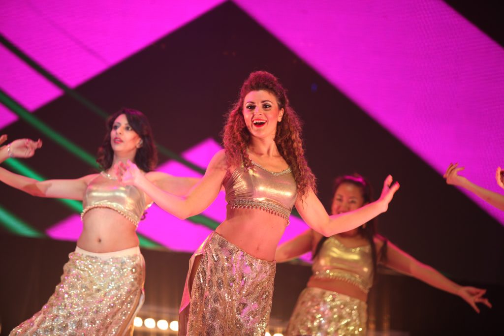 Experience the Energie of a Bollywood Dance Ensemble in London