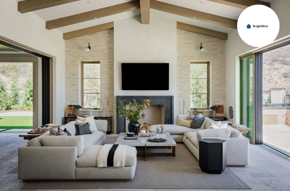 Captivating real estate visuals that attract buyers Captivating real estate visuals that attract buyers
