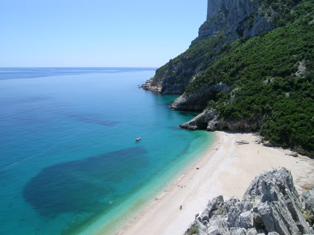 Oasi di comfort in Ogliastra: soggiorno dallo stile autentico Oasi di comfort in Ogliastra: soggiorno dallo stile autentico