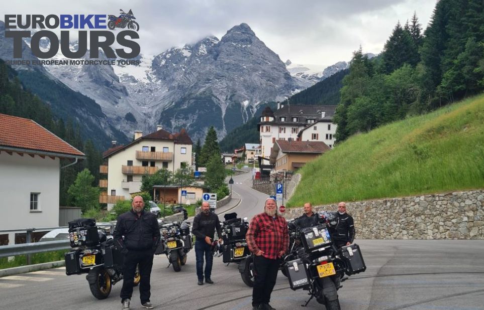 Riders’ Guide to the Black Forest: Scenic Routes and Mountain Passes Riders’ Guide to the Black Forest: Scenic Routes and Mountain Passes