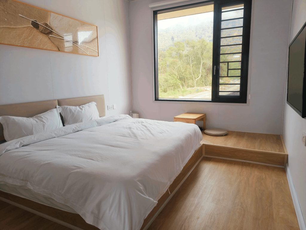 Cozy hilltop retreat: stylish 1-bedroom villa with breathtaking views