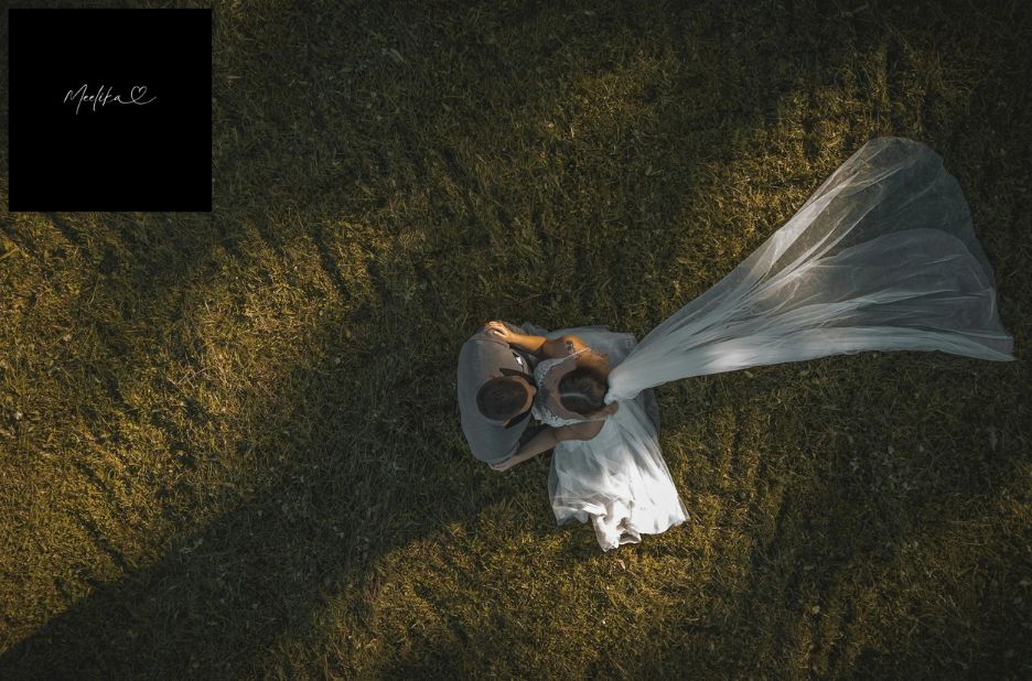 Kogenud pulmafotograaf, mis toob esile teie päevase hetke Kogenud pulmafotograaf, mis toob esile teie päevase hetke