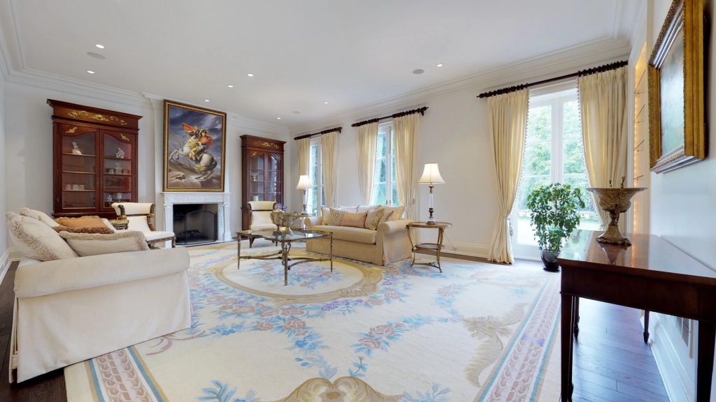 Explore a Modern Home: A Realistic Virtual Walkthrough