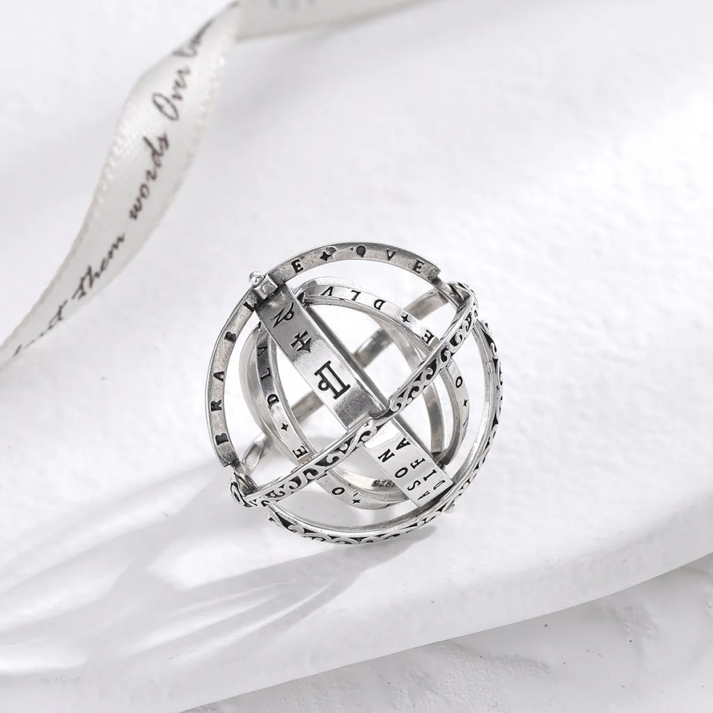 Shop Tory Burch Jewellery Online: Iconic Pieces You’ll Love