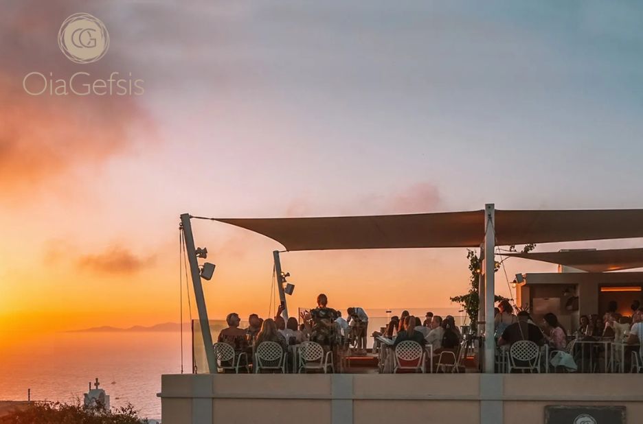 Explore Memorable Dining in Santorini Oia Explore Memorable Dining in Santorini Oia