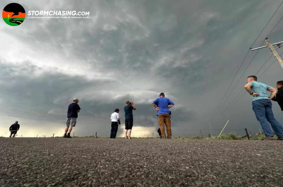 Chasing Storms: Safe, Scenic Trips for Thunderstorm Enthusiasts Chasing Storms: Safe, Scenic Trips for Thunderstorm Enthusiasts