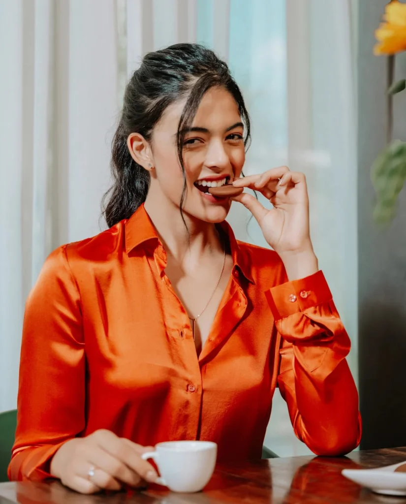 How to Keep Your Silk White Shirt Pristine and Wrinkle-Free All Day Long How to Keep Your Silk White Shirt Pristine and Wrinkle-Free All Day Long